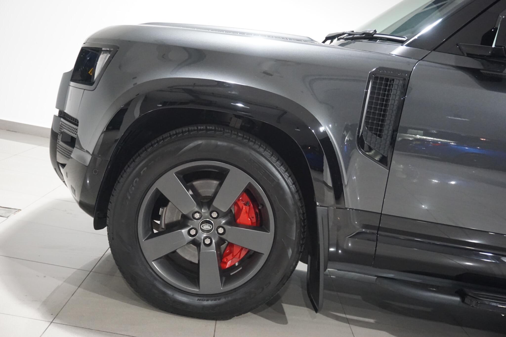 Land Rover Defender 110 3.0 D300 MHEV X-Dynamic HSE Hard Top SUV Auto 4WD MWB Euro 6 (s/s) 5dr